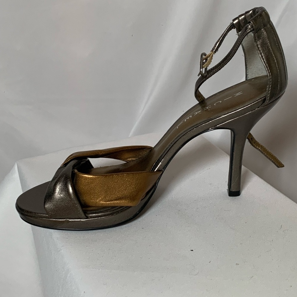 Michael -Michael Kors Sienna metallic  3” heels size 7.5